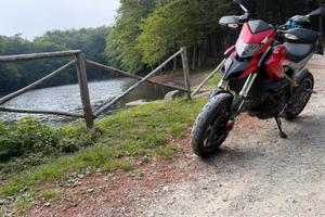 ducati hyperstrada 821