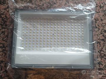Faro giardino LED Lavoro AIUTEY 220W 22000lm IP66 