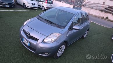 Toyota Yaris 1.0 benzina euro 5, neopatentati 2011