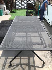 Tavolo con 6 sedie e una panca