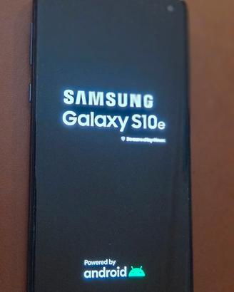 Samsung Galaxy S10e 128GB + accessori