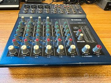 Mixer Yamaha MG 10/2 mixing console