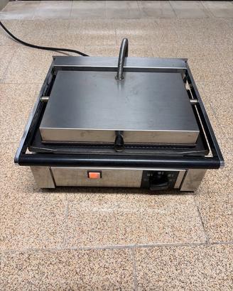 Piastra Panini Professionale in Ghisa Fama 2100W