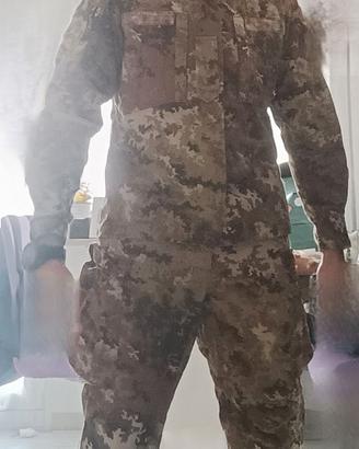 Completo mimetico giacca + pantaloni – Taglia 50
