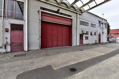 Immobile di 499 m² con 4 locali a Solaro