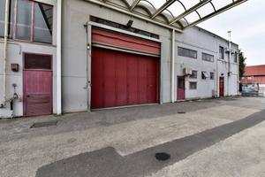 Immobile di 499 m² con 4 locali a Solaro