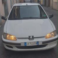 Macchina Peugeot 106