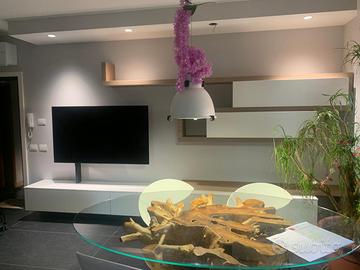 Tavolo con  piano in cristallo