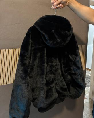 Giacca in pelliccia sintetica Zara nera