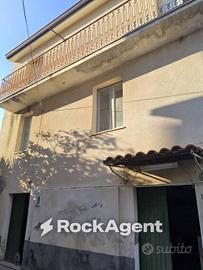 Casa indipendente di 100 m² con 3 locali a Gioiosa