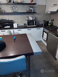 Cucina componibile usata grigio chiaro