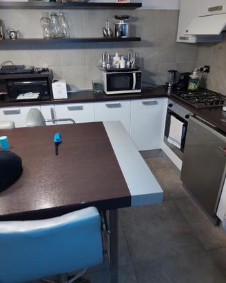 Cucina componibile usata grigio chiaro