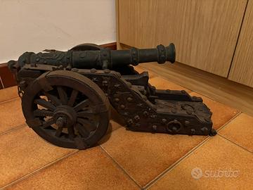 Soprammobile di antiquariato