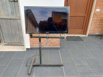 TV MONITOR 