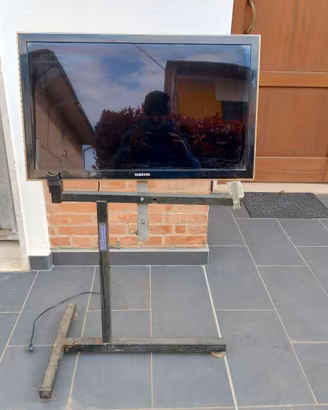 TV MONITOR 