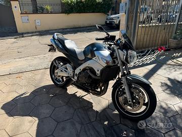 Suzuki gsr 600