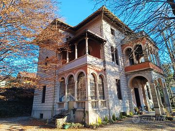 Villa Liberty immersa nel verde