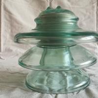 Isolatore elettrico in vetro verde chiaro