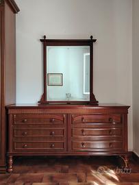 Comò in legno massello con specchiera