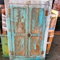 Antic porta il legno per armadio a muro