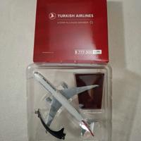 Modellino Aereo Turkish Airlines Boeing 777-300