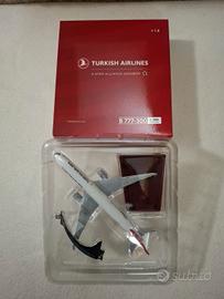 Modellino Aereo Turkish Airlines Boeing 777-300