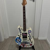 Starcaster Tom Delonge
