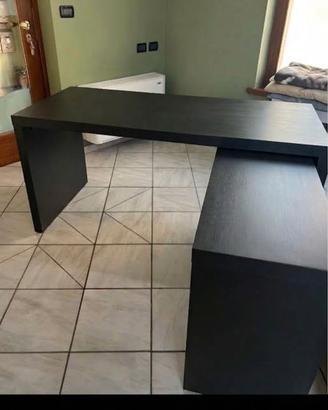 Scrivania Malm Ikea nera