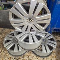 VOLKSWAGEN PASSAT 2010 4 CERCHI IN LEGA