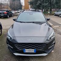 automobile ford con queste caratteristiche 