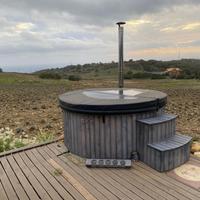 Vasca idromassaggio da esterno alimentata a legna
