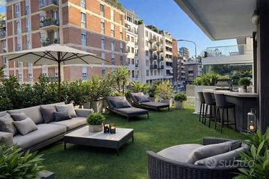 Appartamento di 350 m² con più di 5 locali a Milan