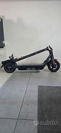 Monopattino elettrico Segway Ninebot F65I