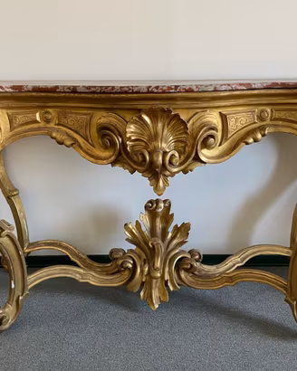 Console dorata con piano in marmo rosso striato