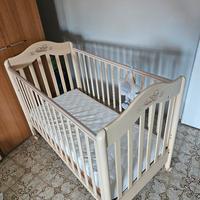 Lettino in legno con cassetto + materasso 