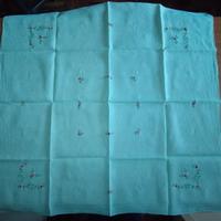 Tovaglietta da the in lino ricamata a mano,anni 60