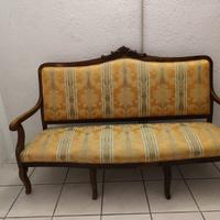 Divano Vintage in legno e tessuto