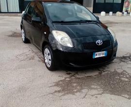 Toyota yaris 1.0 benzina 5 porte