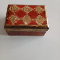 Scatolina fiorentina in legno dipinto oro e rosso
