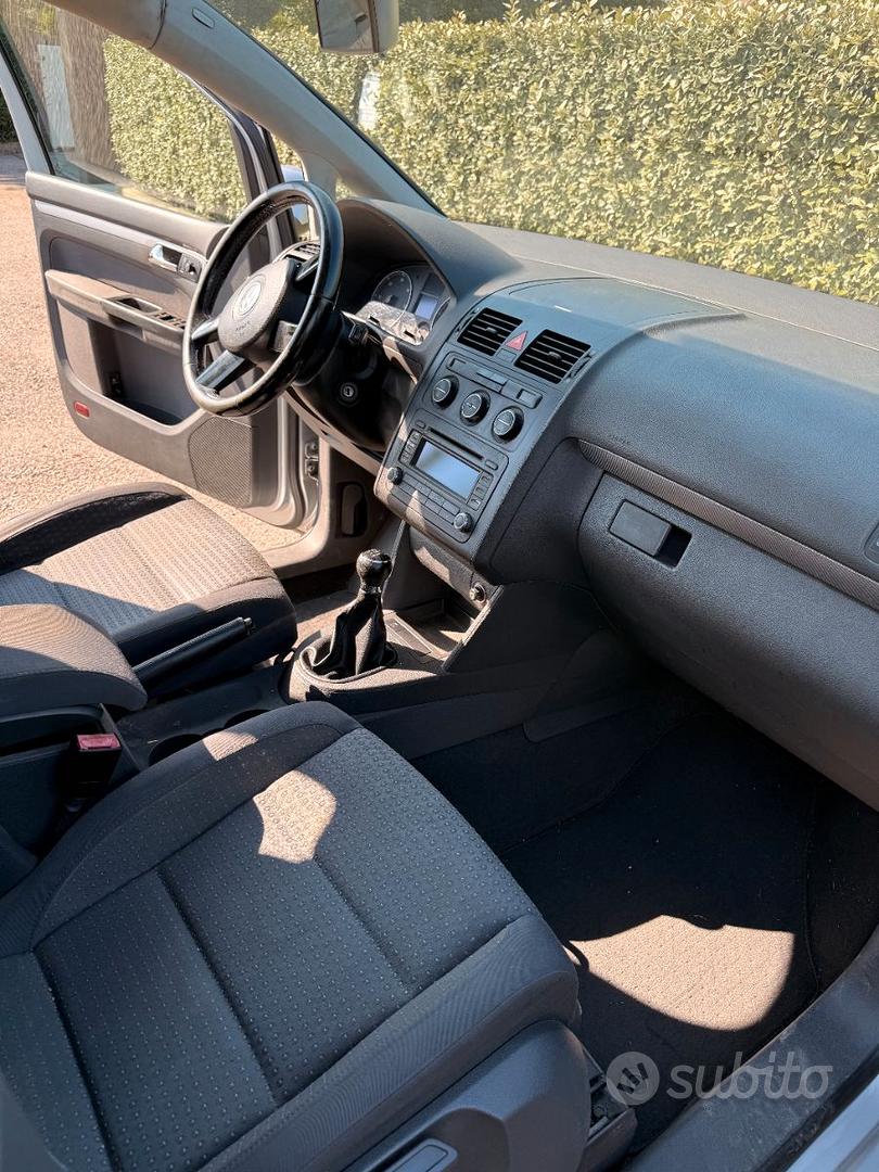 Volkswagen Touran 2005 photo 4
