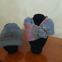 Cappello e scaldacollo lavorato a mano
