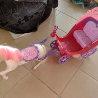carrozza + cavallo di Barbie  con luci e suoni