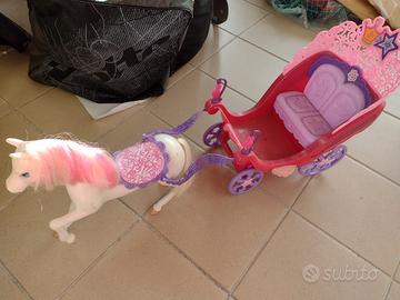 carrozza + cavallo di Barbie  con luci e suoni