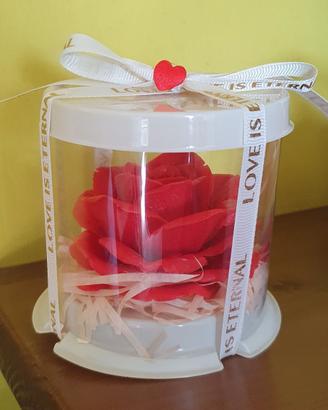 Bomboniere rosa realistica di sapone