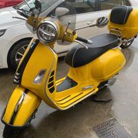 Piaggio Vespa 300 GTS - 2022