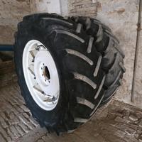 4 gomme + 4 cerchi zavorrati  con colonnette