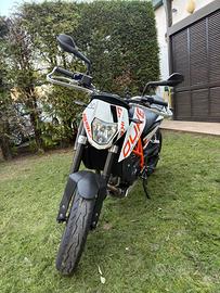 KTM 690 Duke - 2012