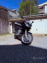 Yamaha FZ6 Fazer 600