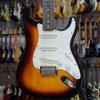 SQUIER - VINTAGE MODIFIED 70 STRATOCASTER SUNBURS