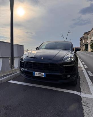 PORSCHE MACAN S